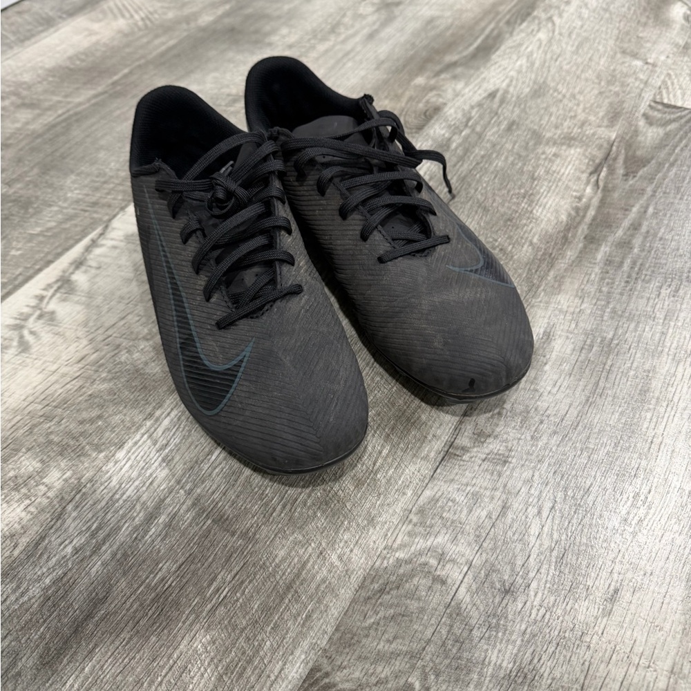 Men's Black Athletic Shoes